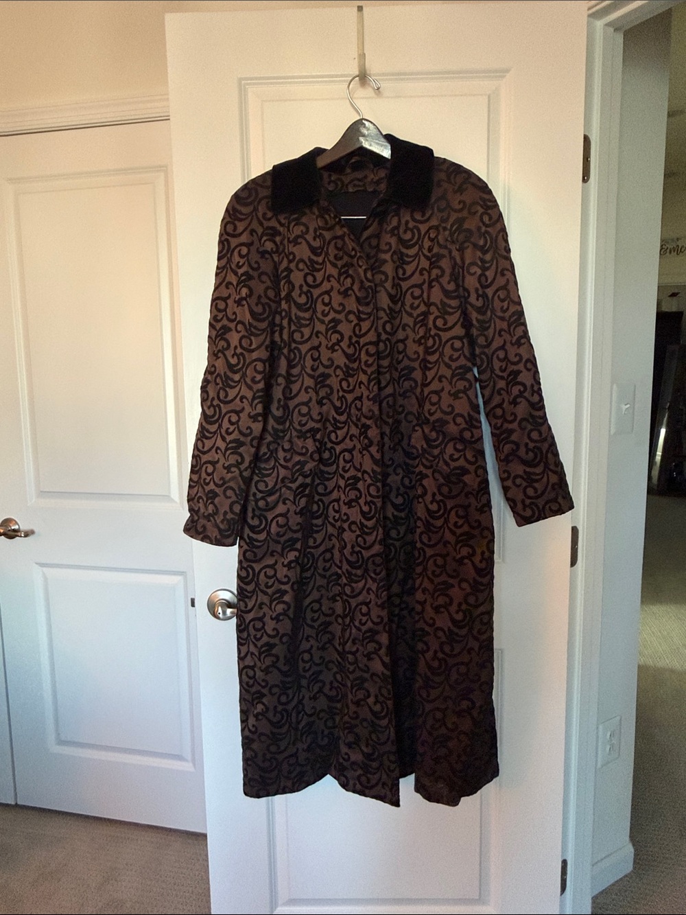 Women's Brown Patterned Trench Coat with Black Velvet Collar
